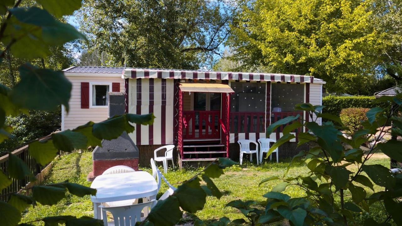 Camping Les Lacs De Courtes Hotel Estang Exterior foto